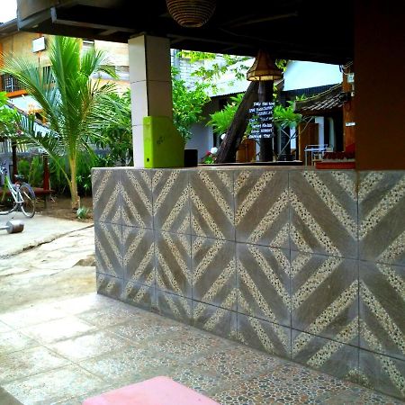 Dua Nina Homestay Gili Trawangan Exterior photo